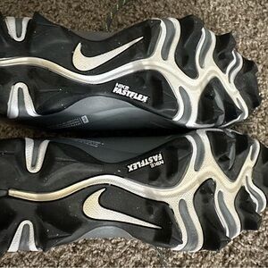 Nike Fastflex Men's Black and White Athletic Shoes